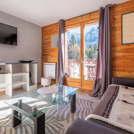 Near Des Chavants Superb View Apartment