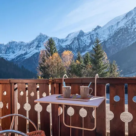 Near Des Chavants Superb View Apartment